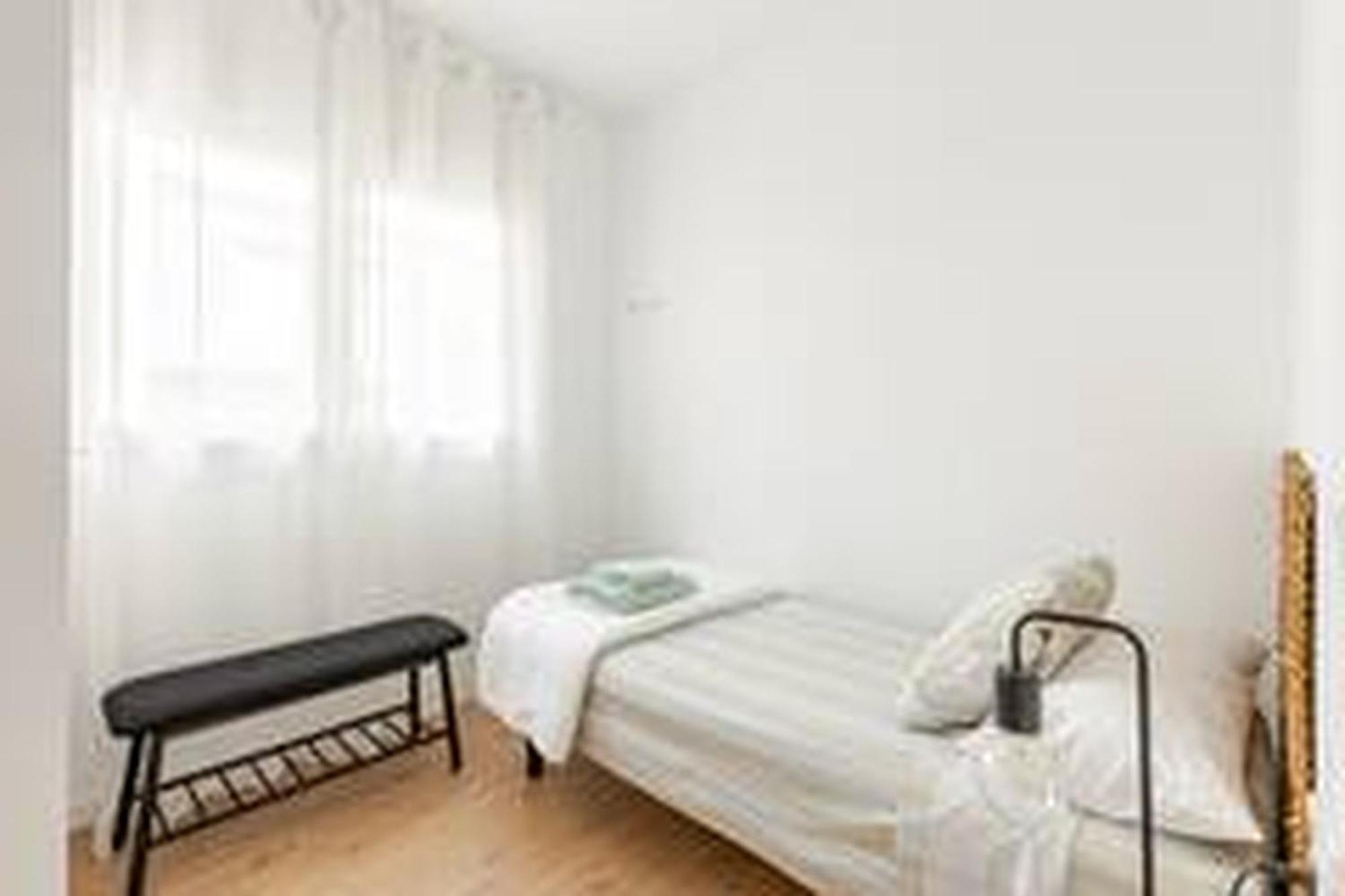 Apartamentos Nuevo Con Aire Y Wifi Águilas Exterior foto