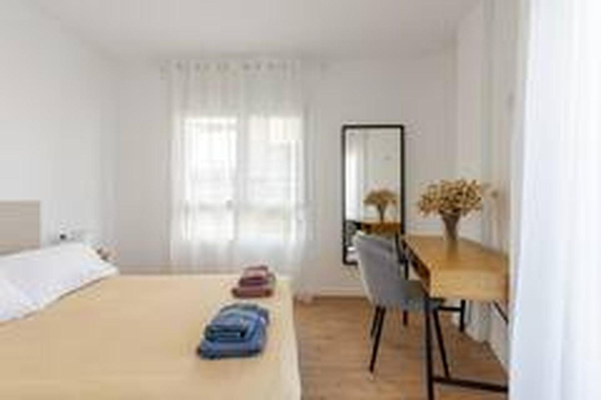 Apartamentos Nuevo Con Aire Y Wifi Águilas Exterior foto